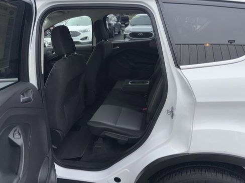 Used 2018 Ford Escape SE w/ SE Sync 3 Package image 19