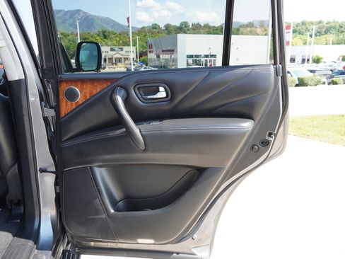 Used 2016 INFINITI QX80 4WD w/ Deluxe Technology Package image 26