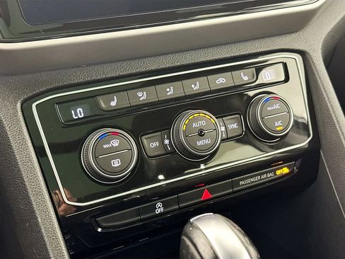 Used 2022 Volkswagen Atlas Cross Sport SEL image 16