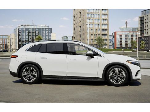 New 2026 Mercedes-Benz EQS 400 4MATIC SUV image 15