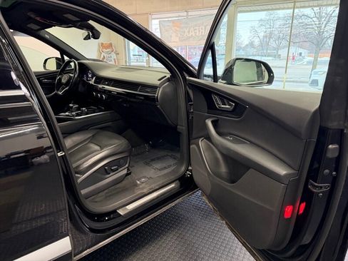 Used 2017 Audi Q7 3.0T Premium Plus w/ Premium Plus Package image 32