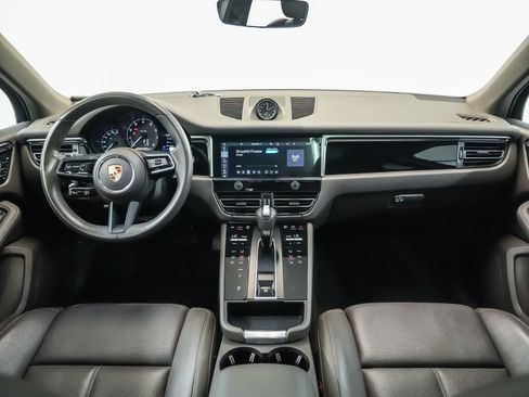 Certified 2023 Porsche Macan AWD/4WD image 16