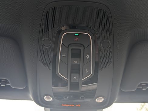 Used 2021 Audi e-tron Premium AWD/4WD image 30