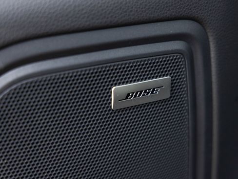 Certified 2025 Porsche Macan image 24