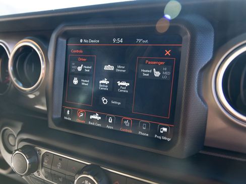 Used 2020 Jeep Gladiator Rubicon w/ Uconnect 4C Nav & Sound Group image 28