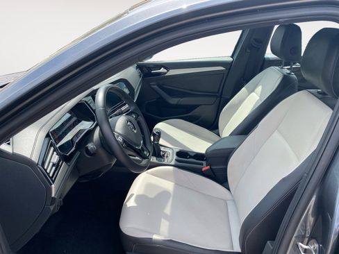 Used 2020 Volkswagen Jetta R-Line image 14