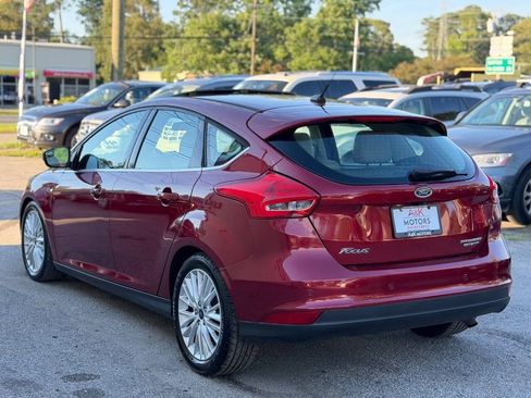 Used 2016 Ford Focus Titanium FWD image 6