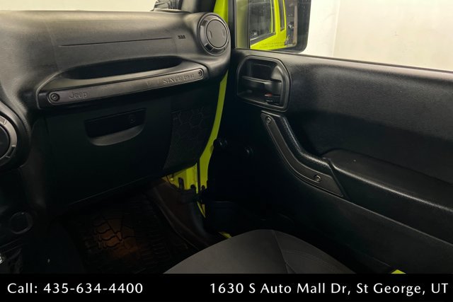 Used 2017 Jeep Wrangler Unlimited Sport w/ Connectivity Group AWD/4WD image 10