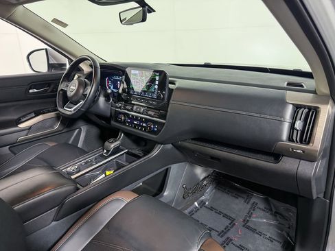 Certified 2024 Nissan Pathfinder Platinum w/ Cargo Package image 12