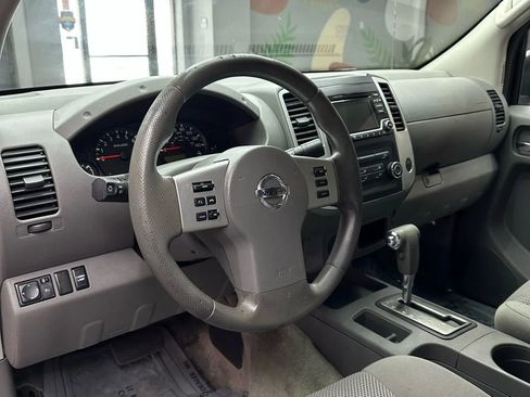 Used 2018 Nissan Frontier SV RWD image 12