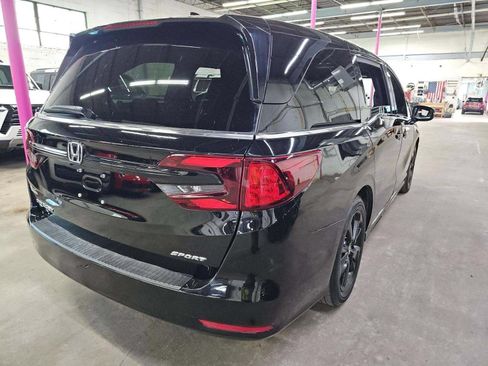 Used 2023 Honda Odyssey Sport image 3