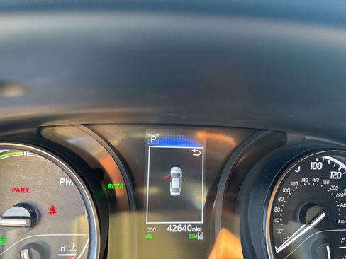 Used 2024 Toyota Camry SE w/ Convenience Package image 46