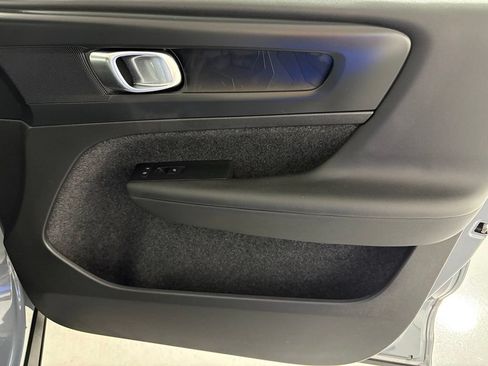 Used 2023 Volvo XC40 Recharge Core AWD/4WD image 40