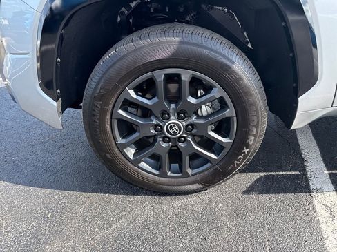 Used 2024 Toyota Tundra Platinum image 31