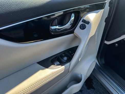 Used 2017 Nissan Rogue Sport SL w/ SL Premium Package image 13