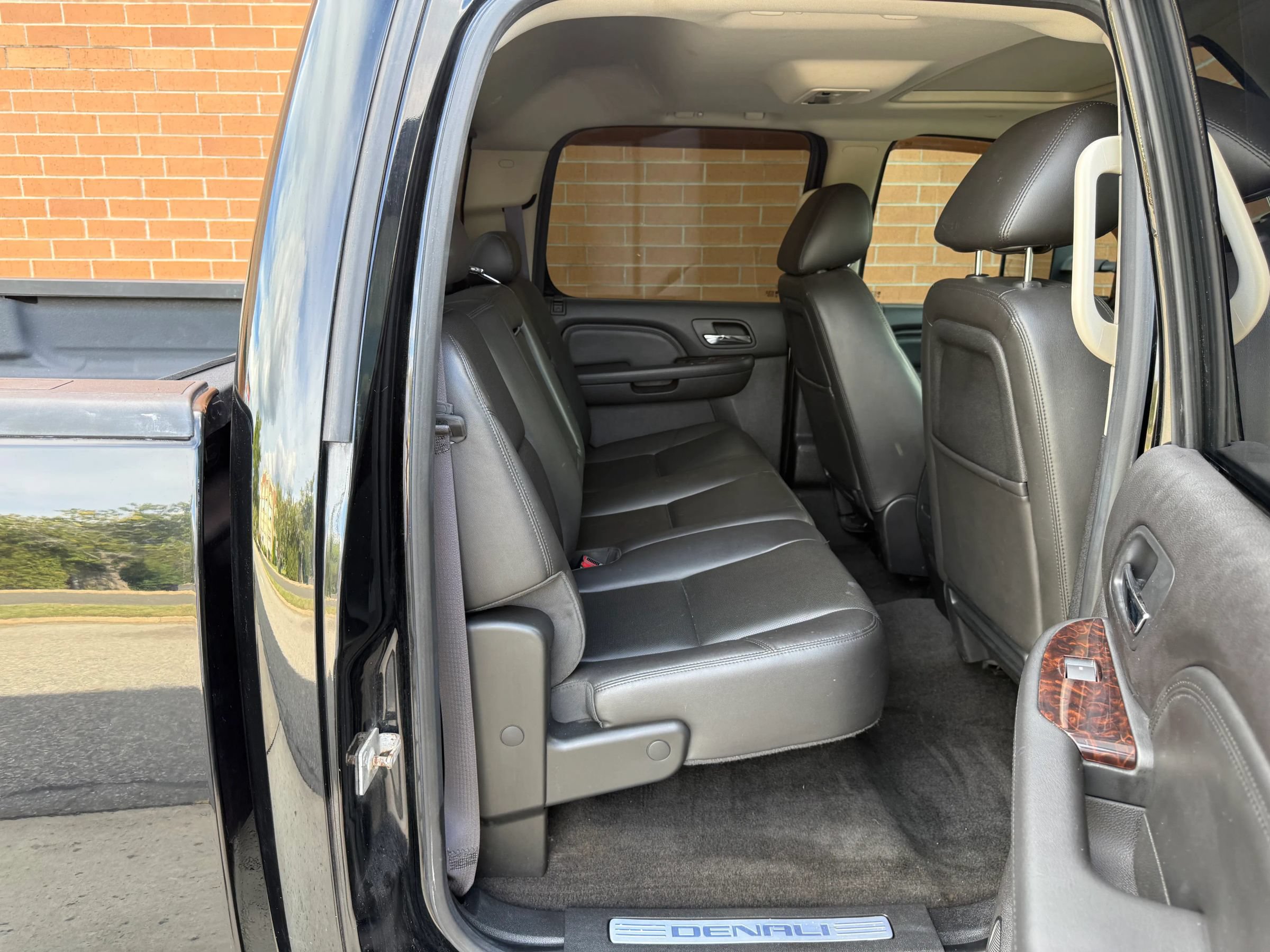 Used 2013 GMC Sierra 3500 Denali AWD/4WD image 18