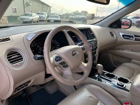 Used 2015 Nissan Pathfinder SL w/ Trailer Tow Package image 12