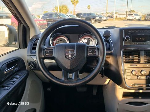 Used 2016 Dodge Grand Caravan SE w/ Quick Order Package 29E SE FWD image 22