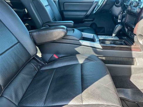 Used 2014 Nissan Titan SL image 21