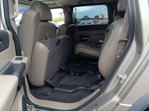 Used 2004 HUMMER H2 w/ Preferred Equipment Group AWD/4WD image 28