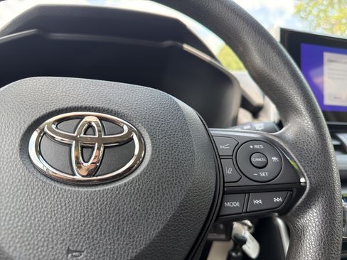 Certified 2024 Toyota RAV4 LE AWD/4WD image 11