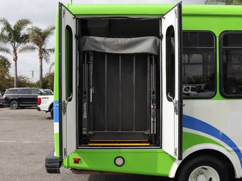 Used 2015 Ford E-450 and Econoline 450 Super Duty w/ Shuttle Bus Prep Package image 11