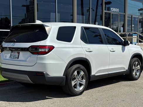 Used 2023 Honda Pilot EX-L image 5