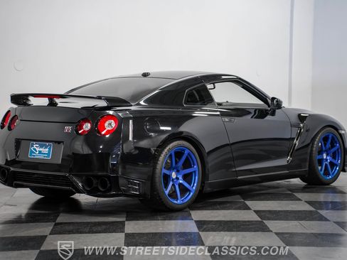 Used 2013 Nissan GT-R Premium image 11