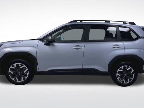 Used 2025 Subaru Forester Premium AWD/4WD image 5