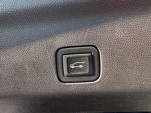 Used 2021 Chevrolet Suburban LT w/ Max Trailering Package image 11