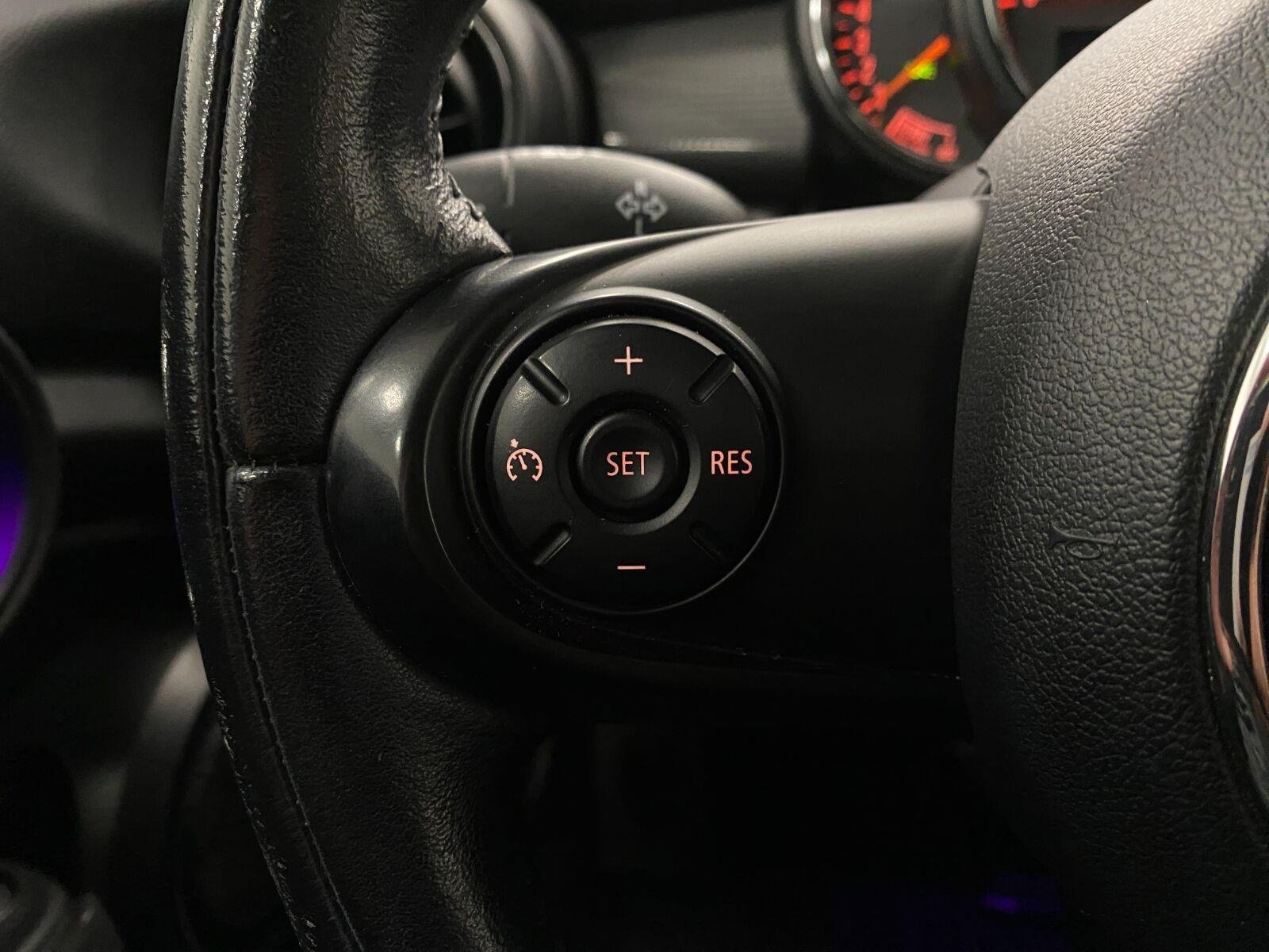Used 2015 MINI Cooper 4-Door Hardtop FWD image 14