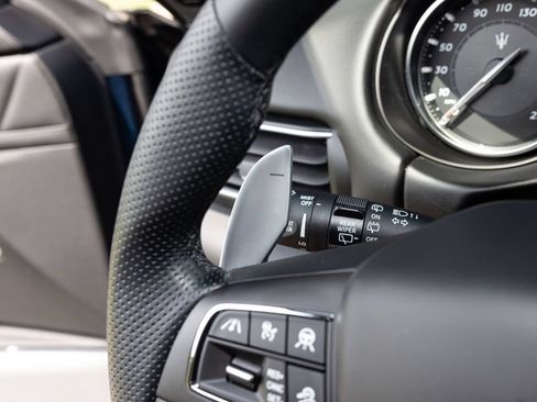 Used 2024 Maserati Levante Trofeo AWD/4WD image 36