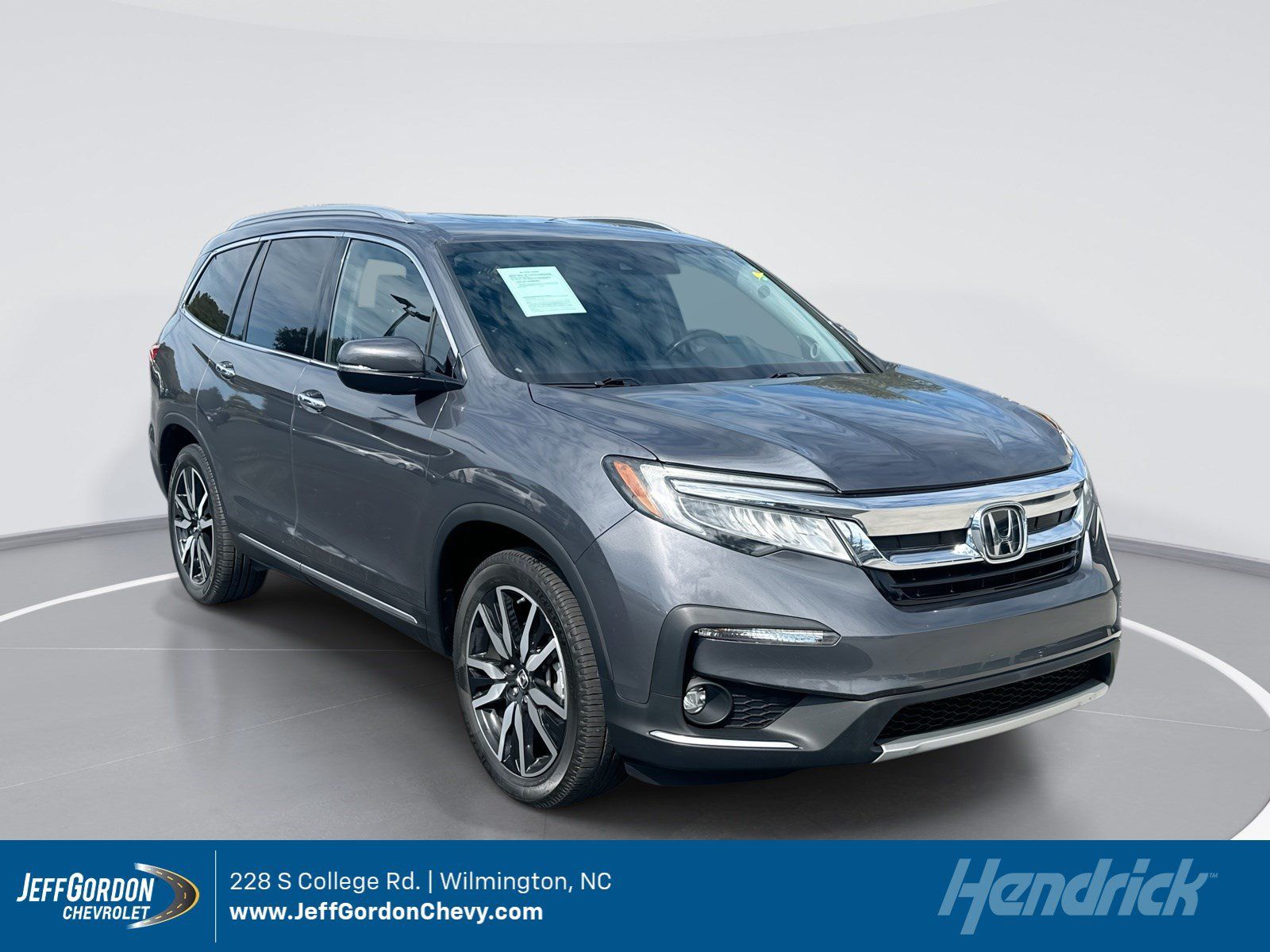 Used 2022 Honda Pilot Touring image 1
