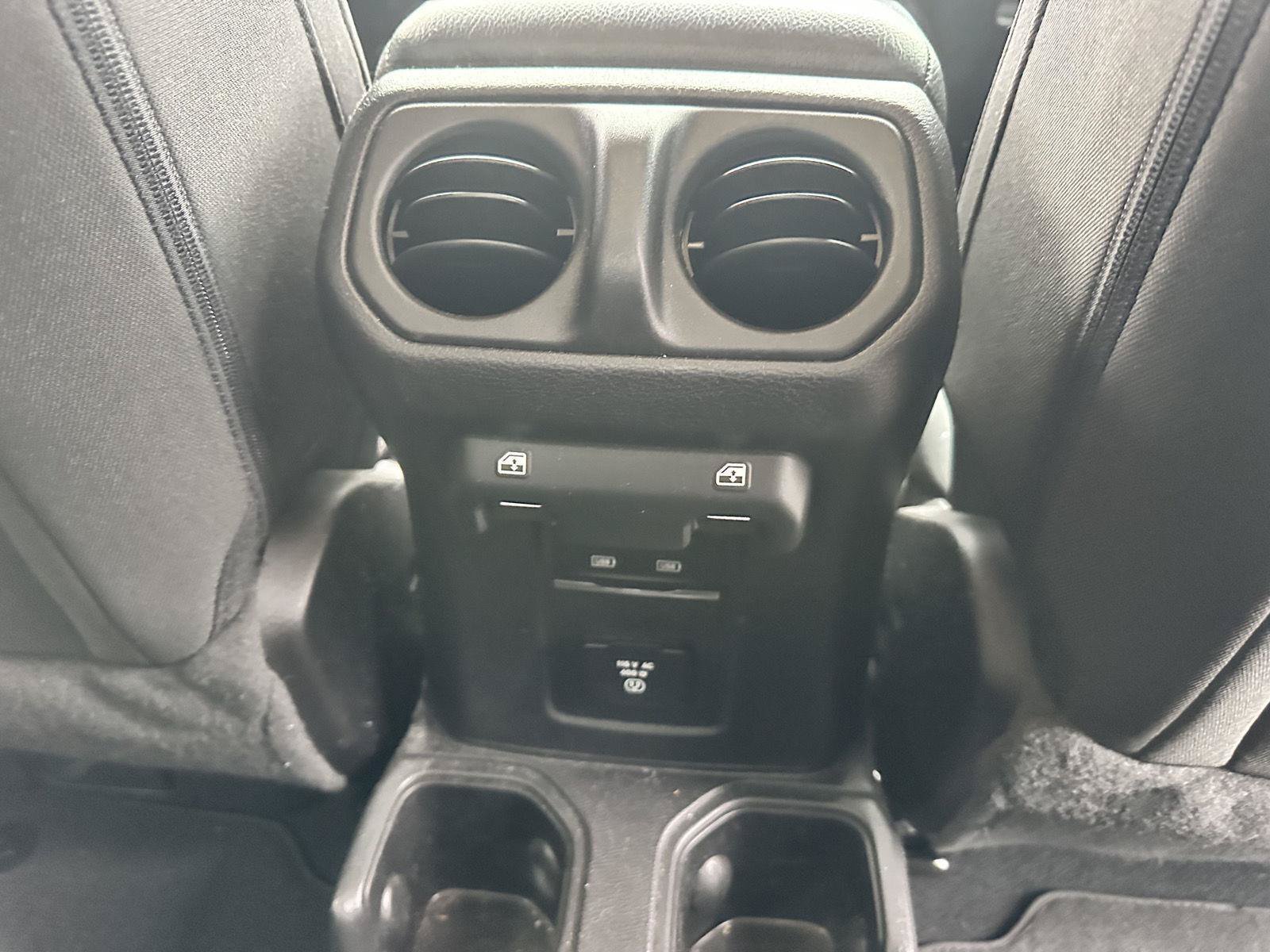 Used 2022 Jeep Gladiator Sport AWD/4WD image 16