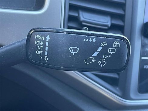 Used 2019 Volkswagen Atlas SE w/ Panoramic Sunroof Package image 35