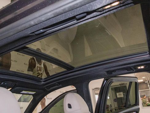 Used 2019 BMW X3 xDrive30i w/ Driving Assistance Package image 13