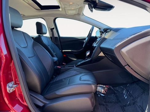 Used 2017 Ford Focus Titanium w/ Titanium Technology Package FWD image 24