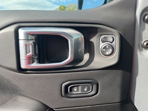 Used 2023 Jeep Gladiator Mojave w/ Cold Weather Group image 14