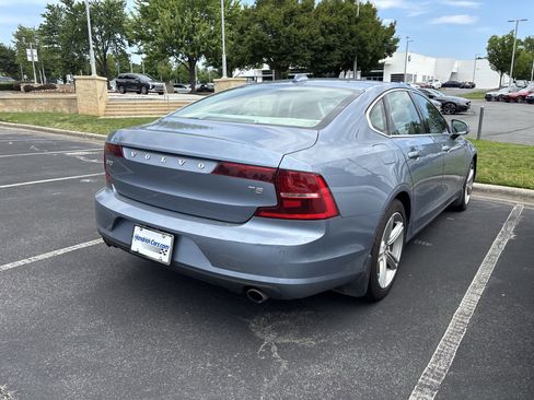 Used 2017 Volvo S90 T5 Momentum w/ Convenience Package FWD image 23