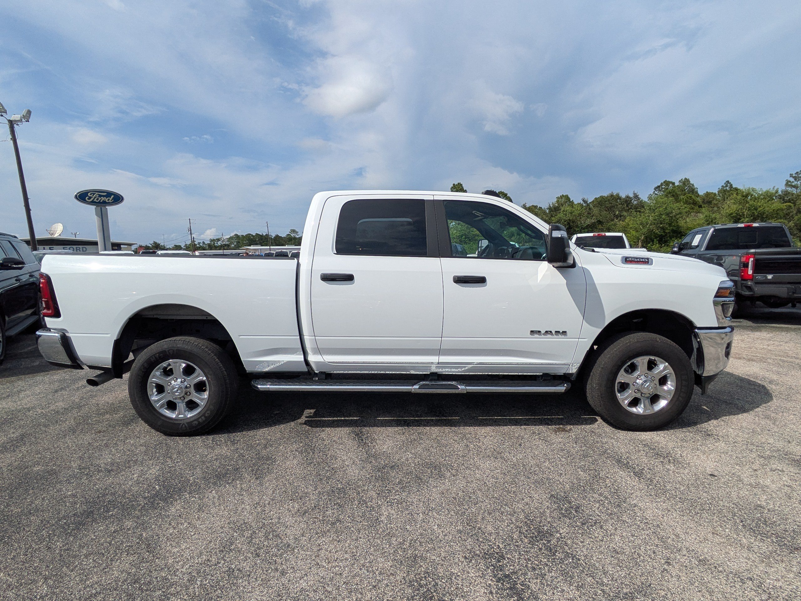 Used 2026 RAM 2500 Big Horn AWD/4WD image 3