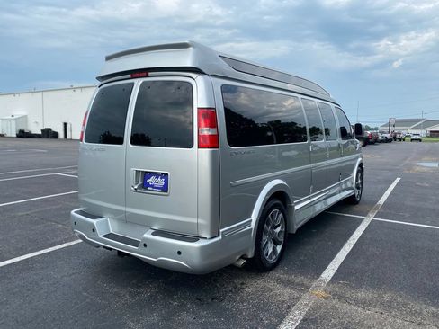 Used 2025 Chevrolet Express 2500 Extended w/ Driver Convenience Package RWD image 7