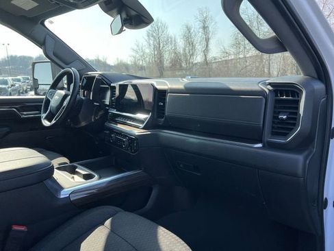 Used 2024 Chevrolet Silverado 3500 LT w/ Convenience Package image 28