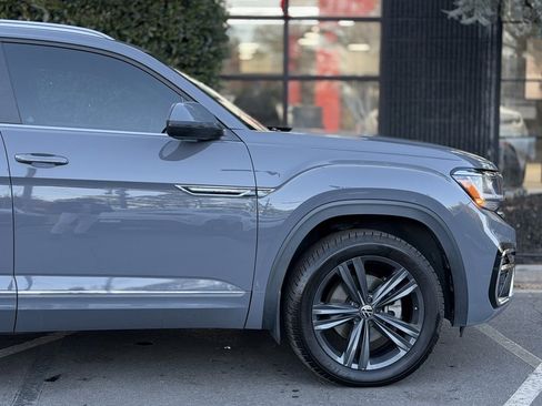Used 2020 Volkswagen Atlas Cross Sport SE image 23
