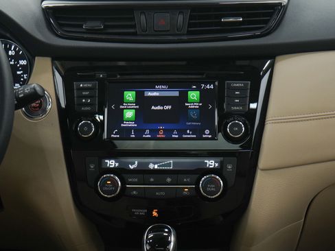 Used 2020 Nissan Rogue SL w/ Premium Package image 15