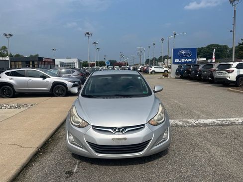 Used 2014 Hyundai Elantra SE w/ Option Group 02 FWD image 8
