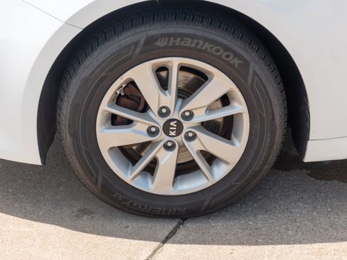 Used 2016 Kia Optima LX FWD image 6