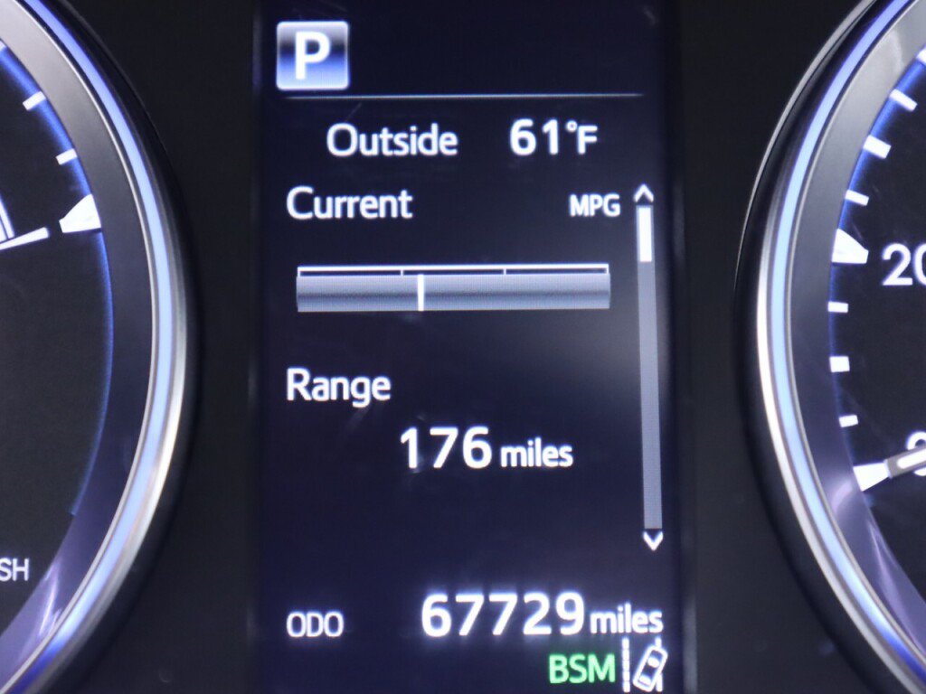 Used 2017 Toyota Highlander XLE AWD/4WD image 13