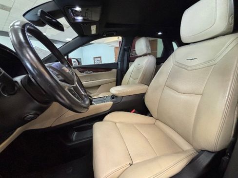 Used 2017 Cadillac XT5 Premium Luxury AWD/4WD image 11