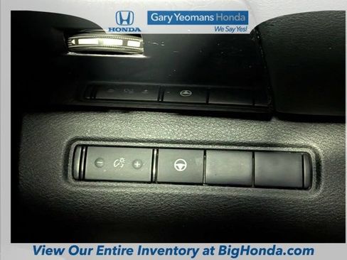 Used 2024 Nissan Pathfinder SV AWD/4WD image 25