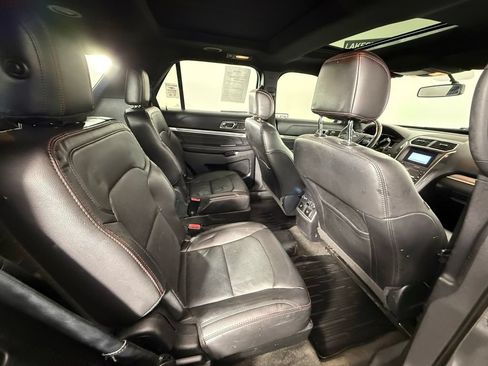 Used 2017 Ford Explorer Sport w/ Equipment Group 401A AWD/4WD image 18